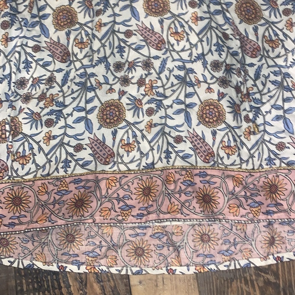 Lucky Brand size small flower blouse with gold accents - Picture 3 of 4